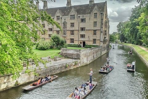 Private Transfer from London to Cambridge with Local Driver