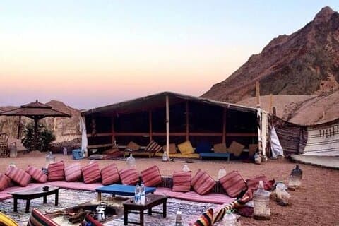 Stjärnskådning Desert Adventure av Jeep med middag i Hurghada