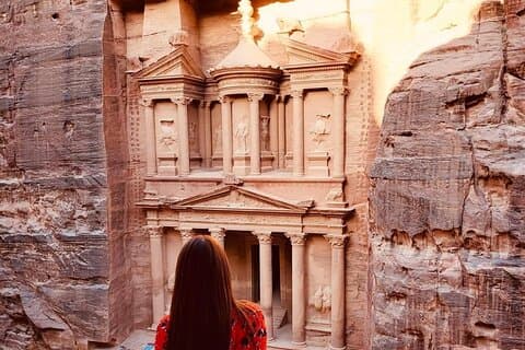 Tour guidato privato di 2 giorni di Petra Wadi Rum e Mar Morto
