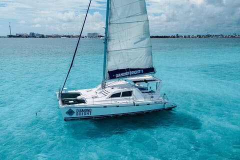 Excursion en catamaran de luxe à Isla Mujeres avec transport depuis Playa del Carmen