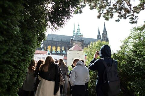 Praag: Toegangsticket voor het kasteel met gids en riviercruise