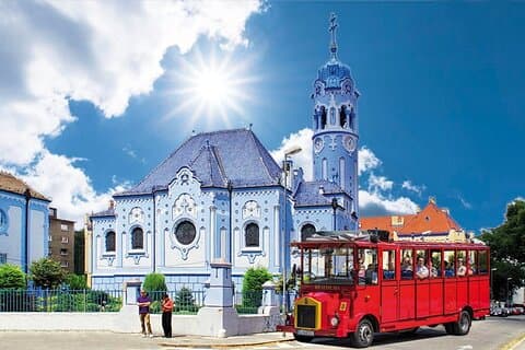 UFO og blå kirke i Bratislava av Presporacik Sightseeing Vehicle