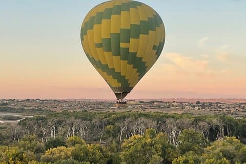 Albuquerque's Balloon Festival Aerogelic Ballooning