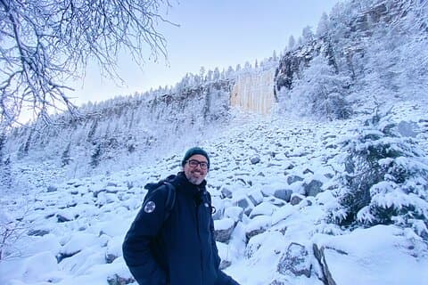 Korouoma canyon nationalpark och frusna vattenfall med grill