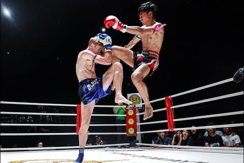 Bangkok lördag Lumpinee Muay Thai Legends Stadium biljett