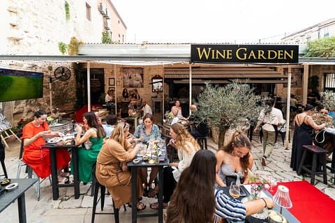 Tour privado del patrimonio de Zadar, delicias culinarias y vino