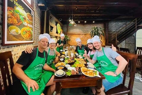 Privé Hanoi kookles met lokale markt en gids