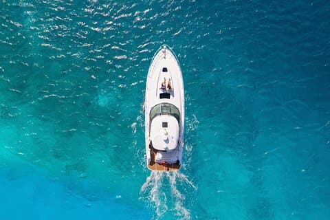 Cozumel Private Yacht and Snorkel with Lunch and Open Bar Onboard