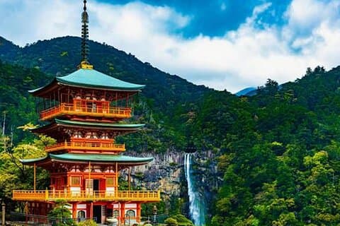 Kumano Kodo Privétour met gids vanuit Kumano Hongu Taisha