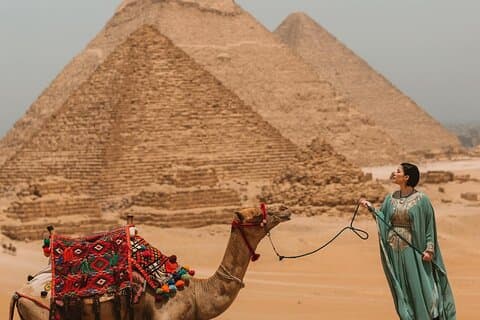 Pirâmides de Gizé Sphinx Camel Ride Almoço com Fotógrafo
