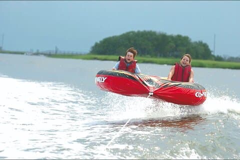 Tubing e delfini con un massimo di 12 ospiti