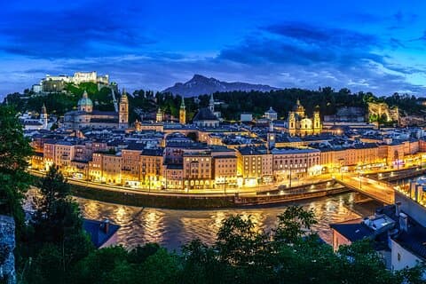 Tour privado al atardecer y la noche en Salzburgo