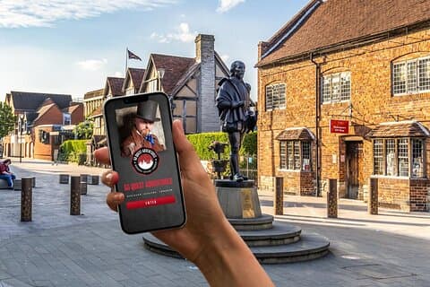 Stratford-upon-Avon: Self-Guided Walk & Interactive Treasure Hunt
