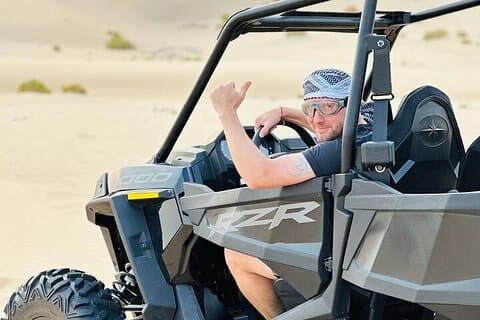 Tour in Dune Buggy con Cammello e Sand Boarding Abu Dhabi
