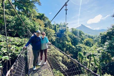 Arenal Hanging Bridges e La Fortuna Waterfall Combo Tour
