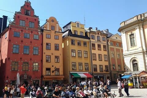 Gamla Stan vandringstur (med svenskt fika som tillval)