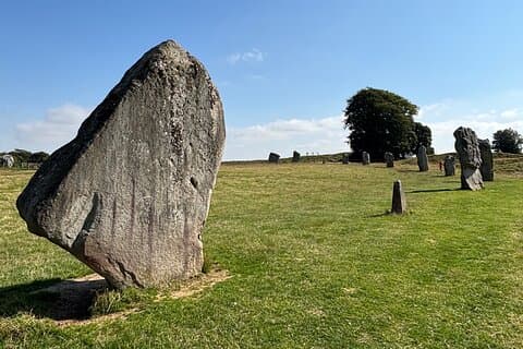 Avebury Stone Circles & Cotswold by Dagstur från Bath