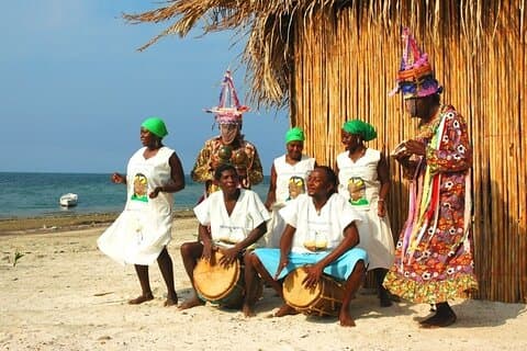 Hoteller i nærheden af Roatan Garifuna History & Mangrove Tour Combo