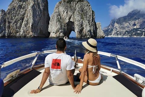 Positano to Capri Private Boat Tour – Cruzeiro Scenic Mediterrâneo