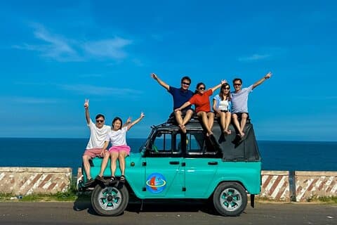 Descubra os destaques de Mui Ne: Aventura de Jeep com um guia local