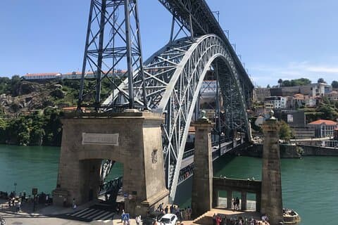 Halvdag i Porto med portvinskällarebesök och provsmakning