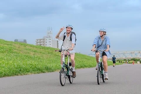 Tokyo Non-Touristy Local Private E-bike Tour em bicicleta a partir de Asakusa