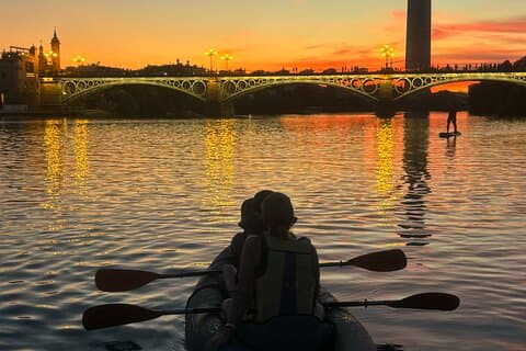 Passeio de caiaque ao pôr do sol em Sevilha