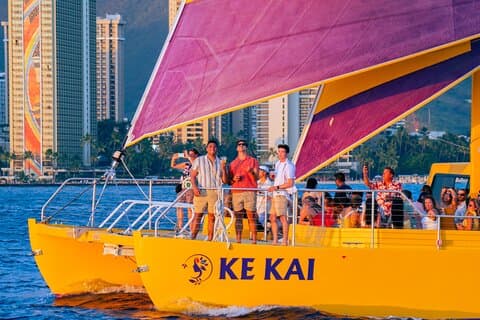 Hotell i nærheten av Waikiki Beach Sunset Sail on Ke Kai Catamaran