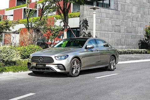 Round Trip Private Transfer ORD Airport to Chicago City Oak Brook