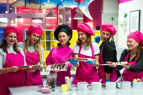 Mozart Kugel Werkstatt im Schokoladenmuseum Wien "BO-YO"