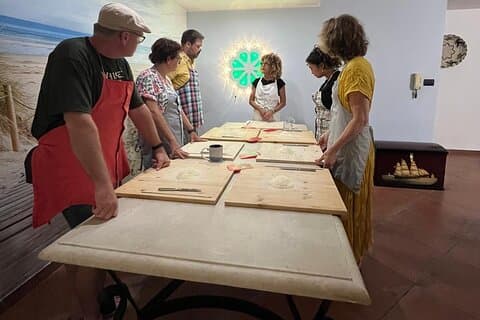 Lecce Hands-on Hauskochkurs: Craft Orecchiette & Savor Wine