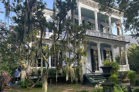 New Orleans Small-Group Garden District Walking Tour