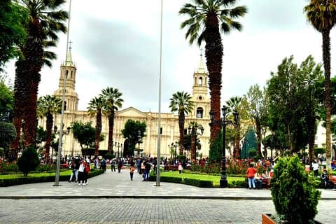 Arequipa city tour Cañón del Colca con final en Puno 3d Hotel 3*