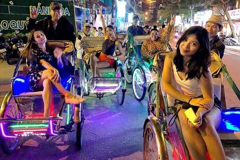 Hue Evening Cyclo Food Tour & Folk Music on Perfume River
