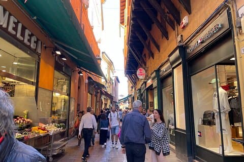 Bologna Walking Food Tour und Highlights mit einem lokalen Guide