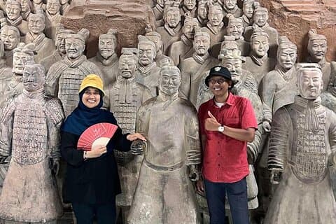 Private Xi'an History Day Tour: Terracotta Warriors Huaqing Palace