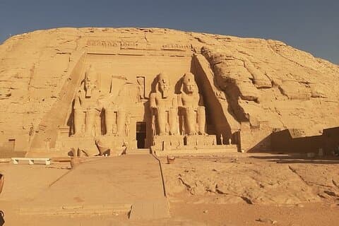 Excursión de un día completo a Abu Simbel desde Asuán