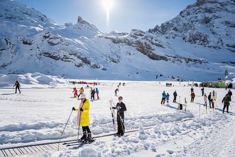 Zurigo: Titlis Beginner Ski Experience e gita di un giorno a Lucerna