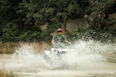 Excursie aan wal: ATV Tour naar Jade Cavern & Beach Club