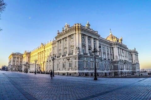 Visite partagée du palais royal de Madrid + Ebook