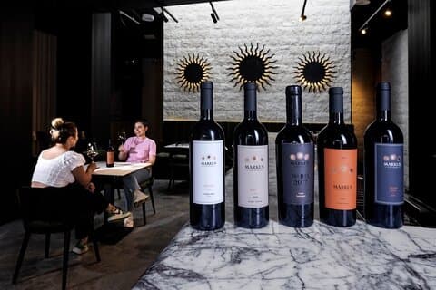 Tour privato serale di Spalato e appuntamento al buio con vino