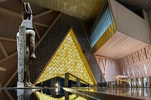 Dagtrip Groot Egyptisch Museum en Piramides vanuit Hurghada