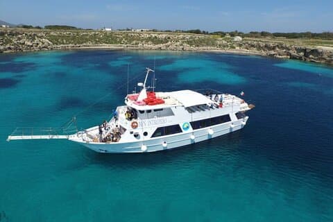 Mini cruise to discover the beauty of Favignana and Levanzo.