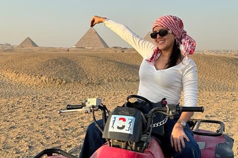 Tour zu den Pyramiden von Gizeh, Kamelritt im Quad und Dinner-Kreuzfahrt auf dem Nil