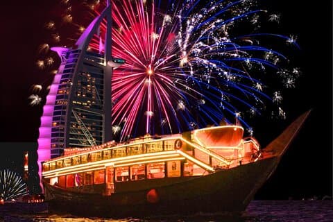 Nyttårs cruise med Burj Al-Arab fyrverkeri