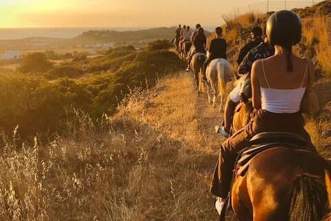 Golden Hour Galopp: Kvällsritt i Paros