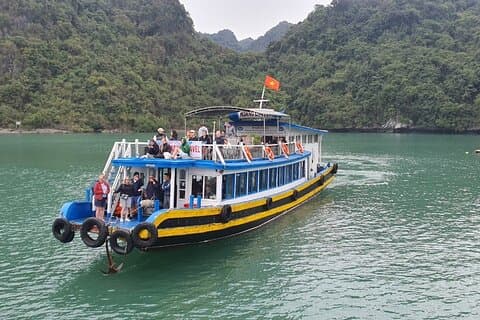 Cat Ba: Lan Ha Bay & Ha Long Bay Excursion en bateau, vélo, kayak, déjeuner