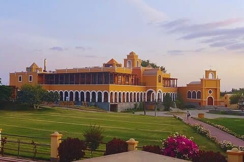 La caravedo Winery : Classic Tasting + Artisan Winery