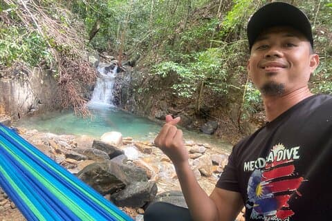 Private Telaga Tujuh Waterfalls e piscina azul escondida
