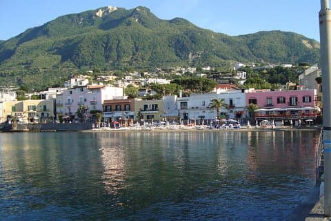 Privat Yacht Tour Ischia och Procida 7 timmar
